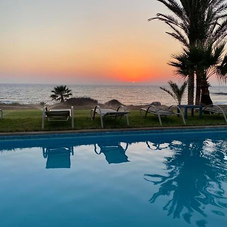 Kymmates Beach Front Villas بافوس المظهر الخارجي الصورة