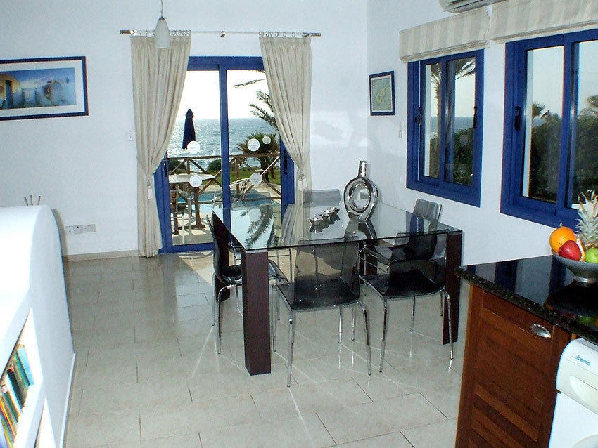 Kymmates Beach Front Villas بافوس المظهر الخارجي الصورة