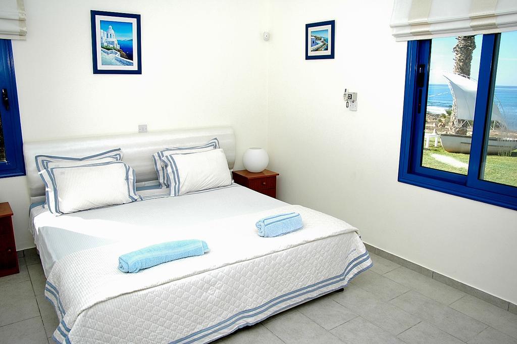 Kymmates Beach Front Villas بافوس المظهر الخارجي الصورة