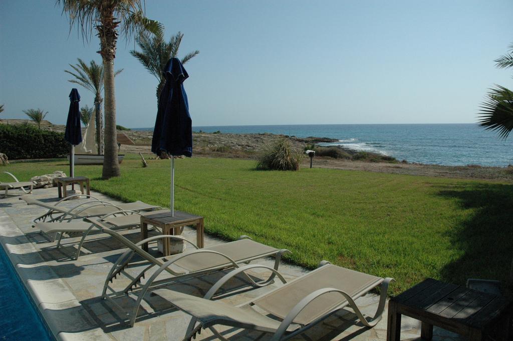Kymmates Beach Front Villas بافوس المظهر الخارجي الصورة
