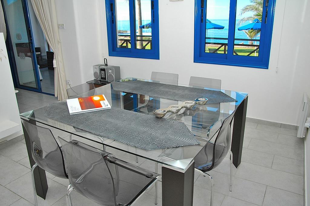 Kymmates Beach Front Villas بافوس المظهر الخارجي الصورة