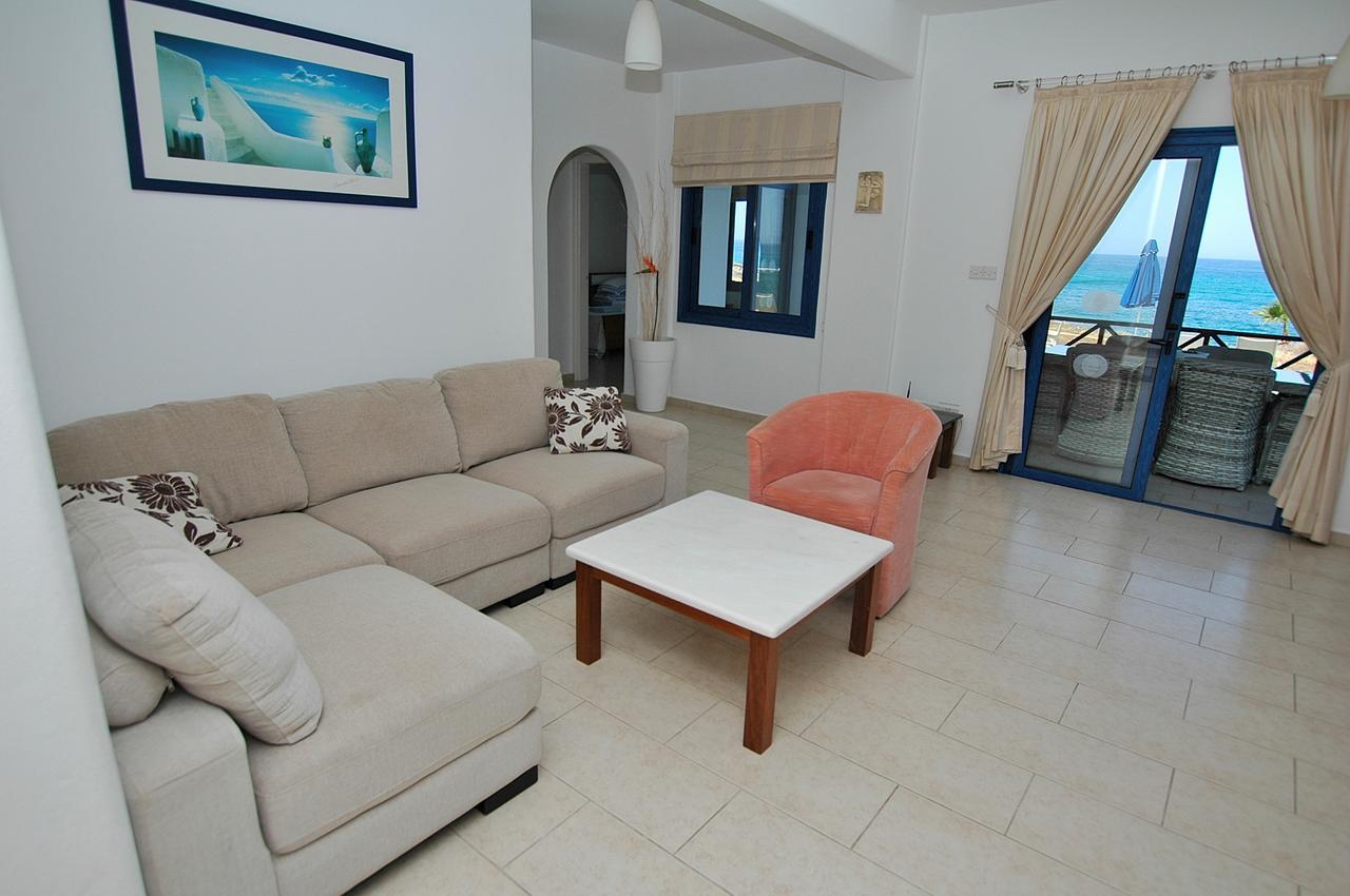 Kymmates Beach Front Villas بافوس المظهر الخارجي الصورة