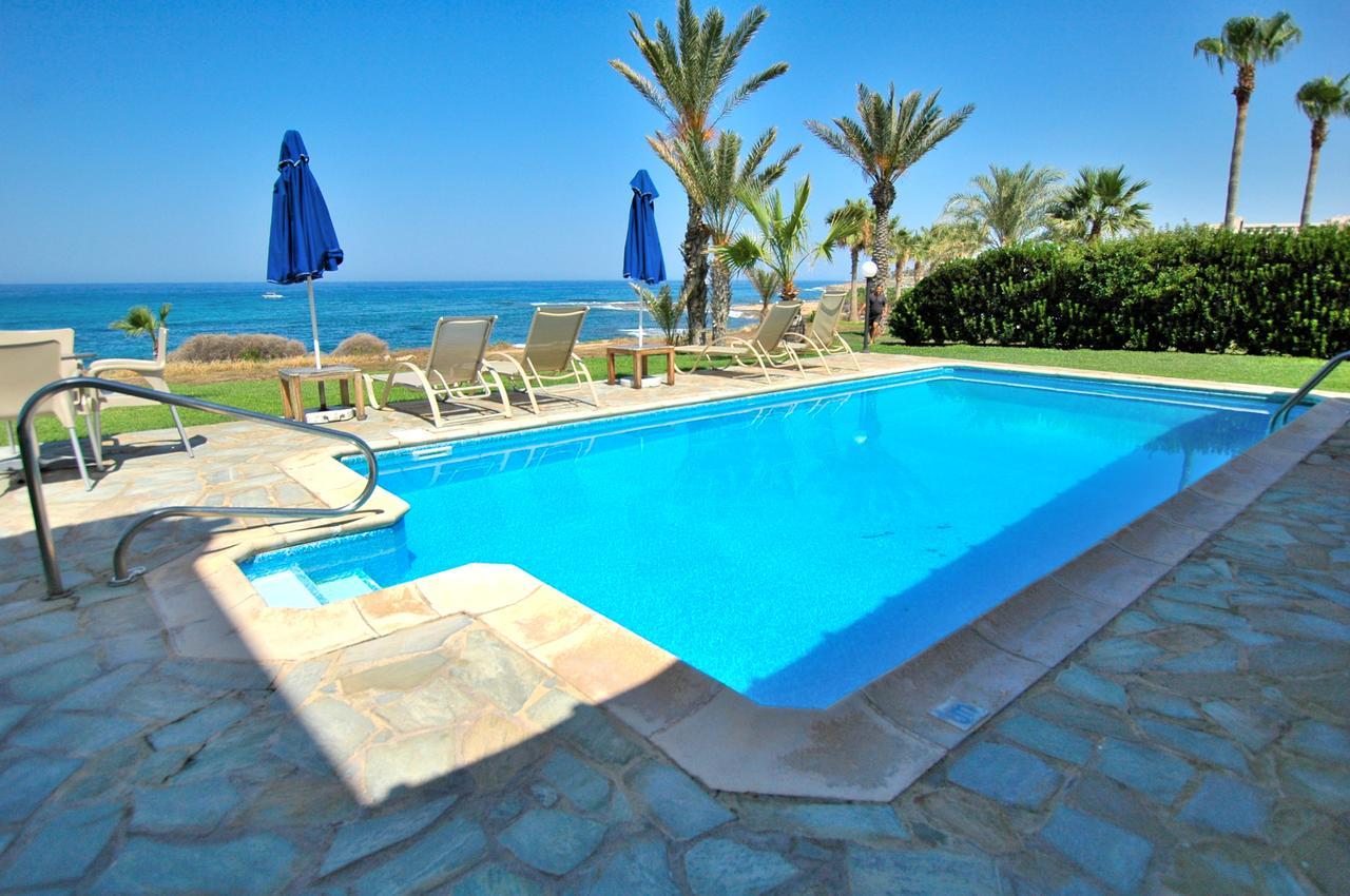 Kymmates Beach Front Villas بافوس المظهر الخارجي الصورة