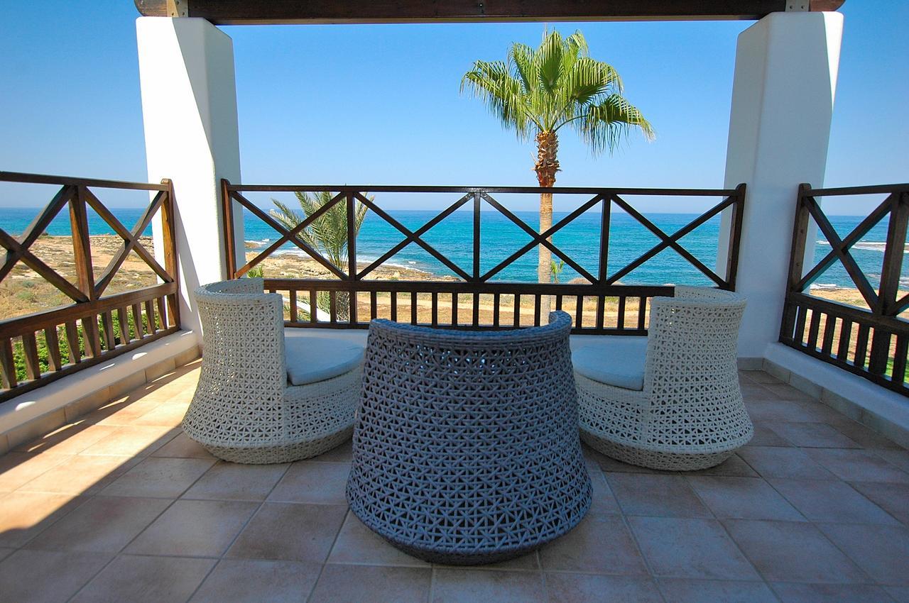 Kymmates Beach Front Villas بافوس المظهر الخارجي الصورة