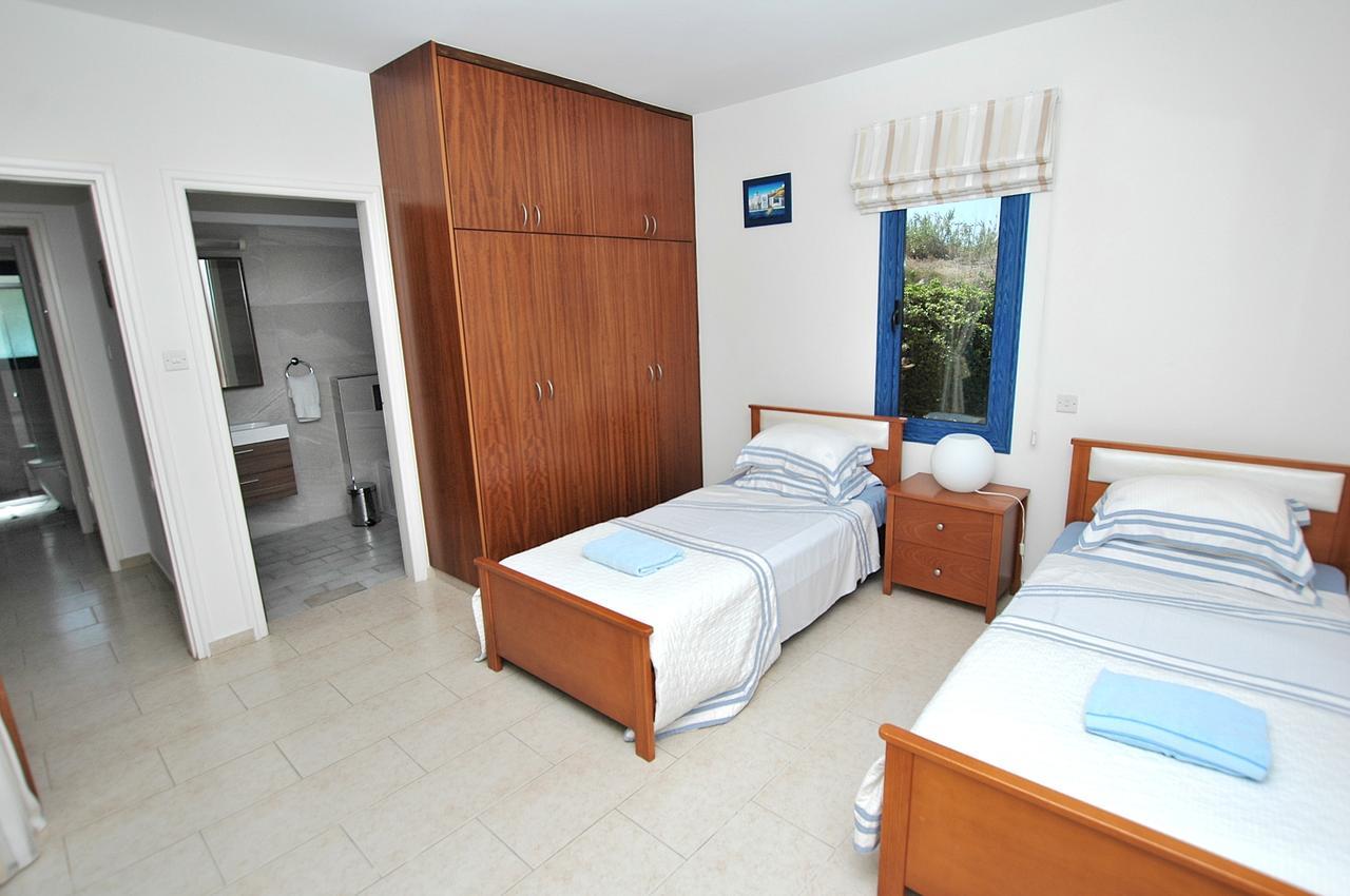 Kymmates Beach Front Villas بافوس المظهر الخارجي الصورة