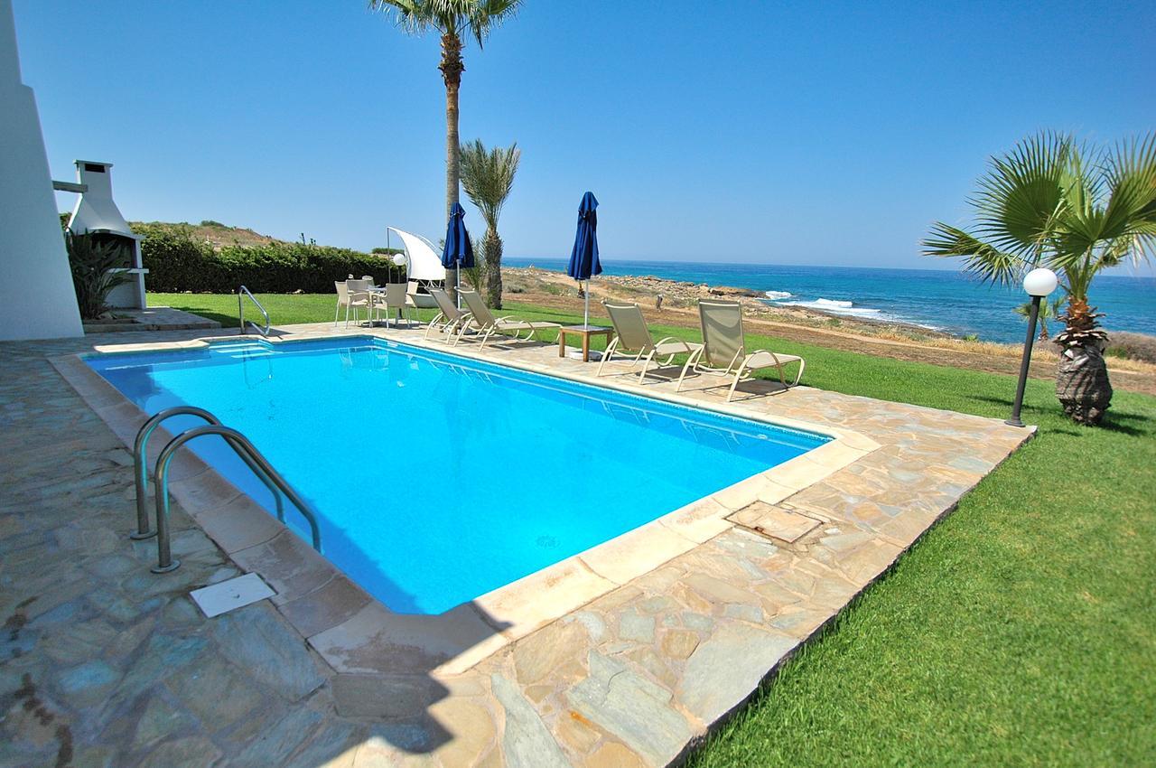 Kymmates Beach Front Villas بافوس المظهر الخارجي الصورة