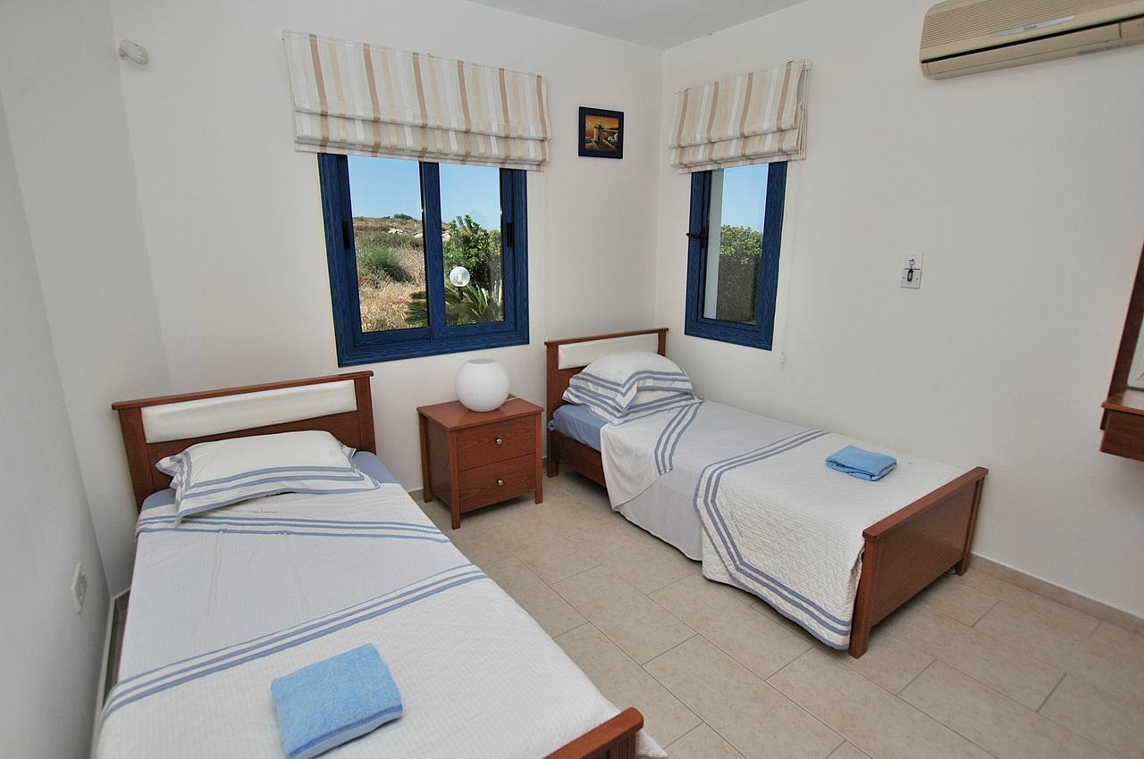 Kymmates Beach Front Villas بافوس المظهر الخارجي الصورة